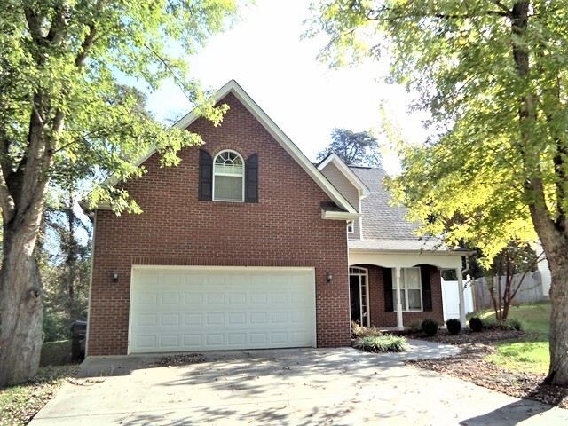Primary Photo - 10900 Parkgate Ln