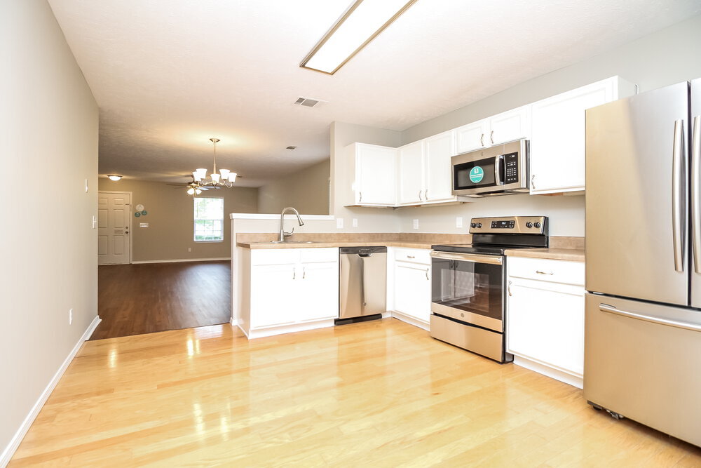 Building Photo - 5220 Sunsail Dr