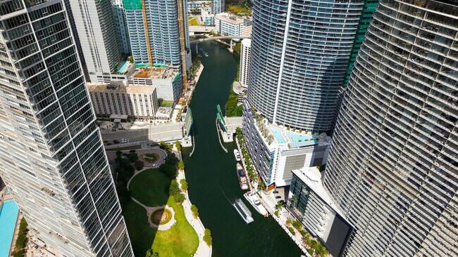 Building Photo - 465 Brickell Ave