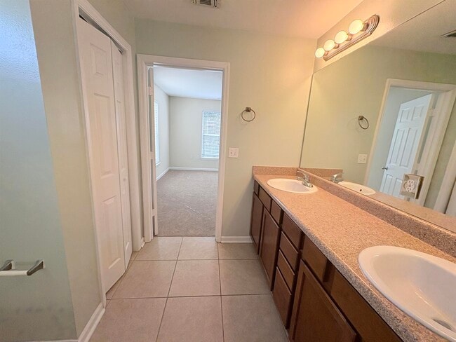 Building Photo - 2400 Fred Smith Rd