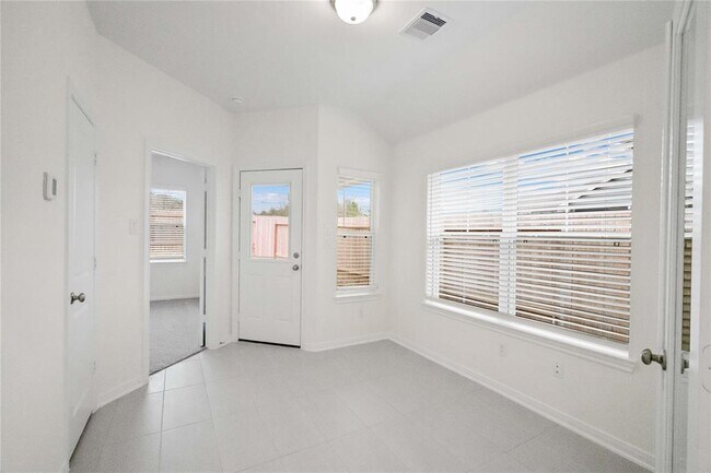 Building Photo - 623 Silver Pear Ct