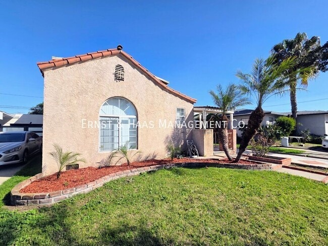 Building Photo - 5426 Lewis Ave