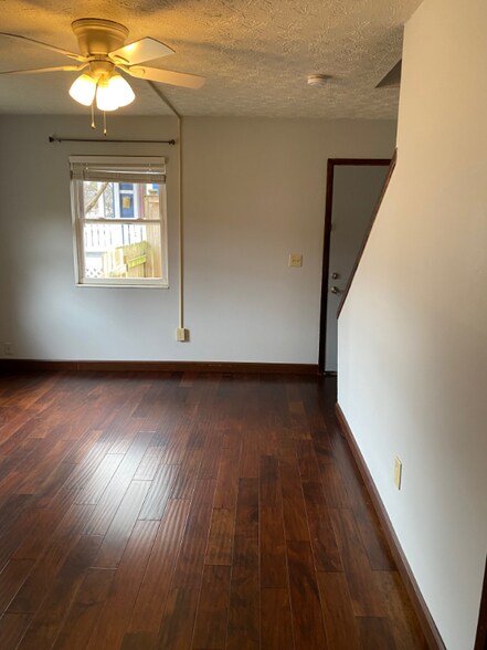 Building Photo - 136 W Pacemont Rd