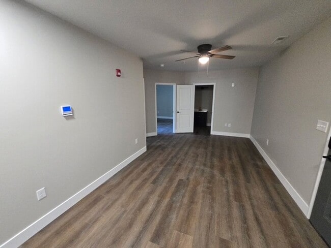 Building Photo - 403 McFarland St