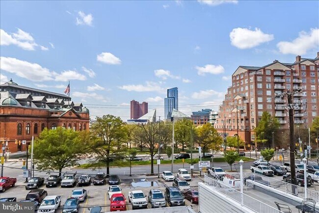 Building Photo - 320 Albemarle St