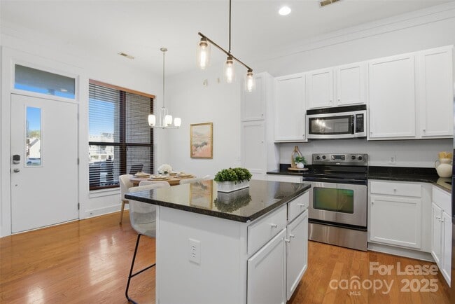 Building Photo - 3254 Noda Blvd