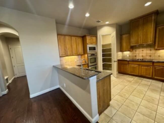 Building Photo - 3327 Bay W Blvd