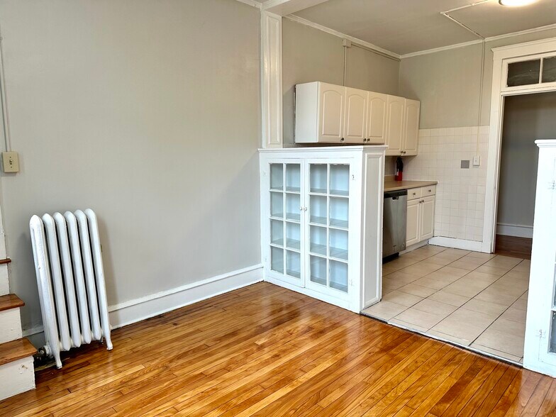 Building Photo - 330 St Paul St