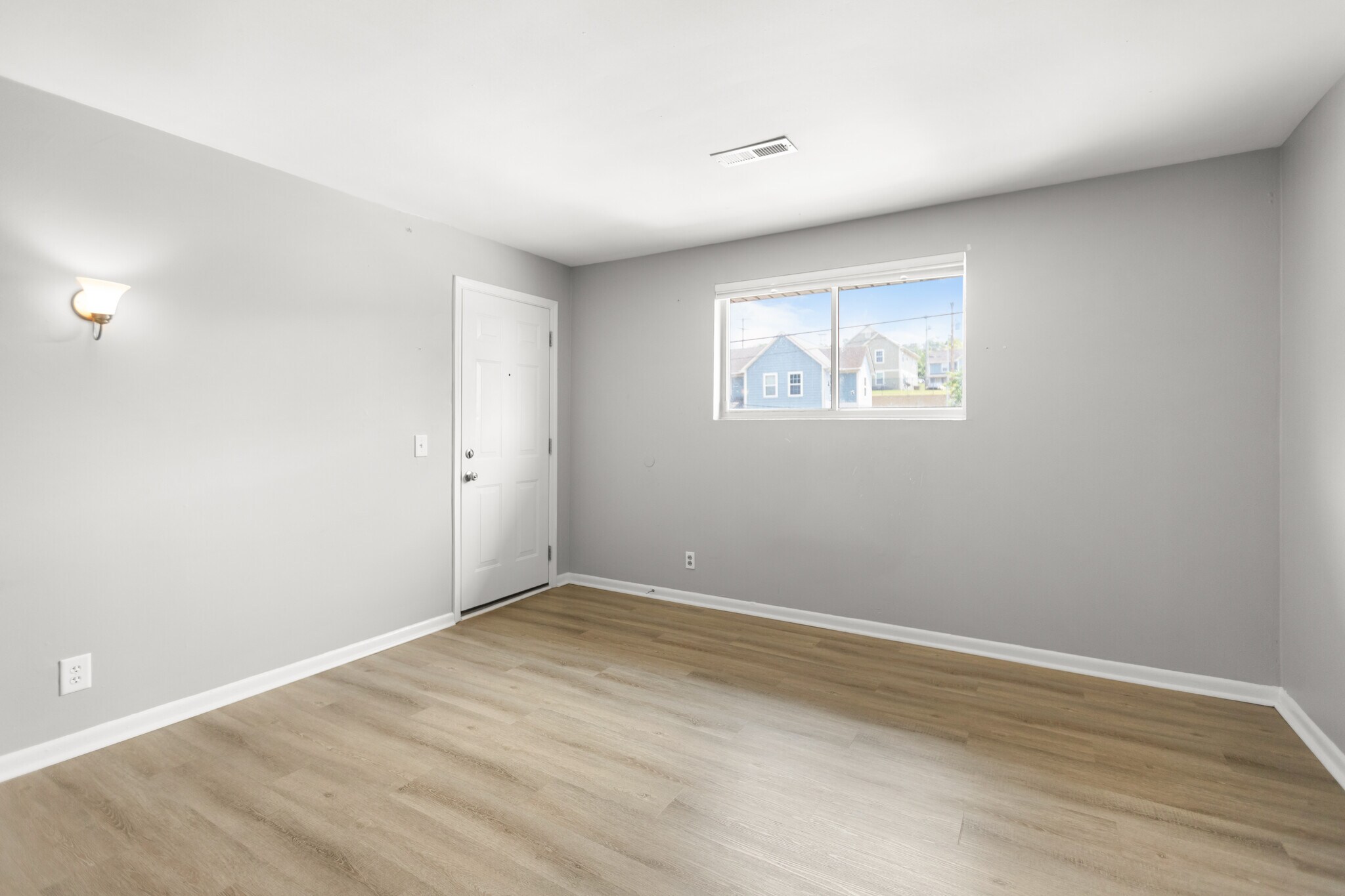 Building Photo - 3400 Clifton Ave