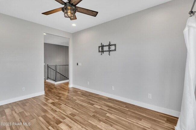 Building Photo - 1584 Majestic Way