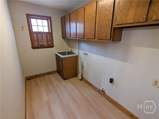 Building Photo - 30 Varnedoe Ave