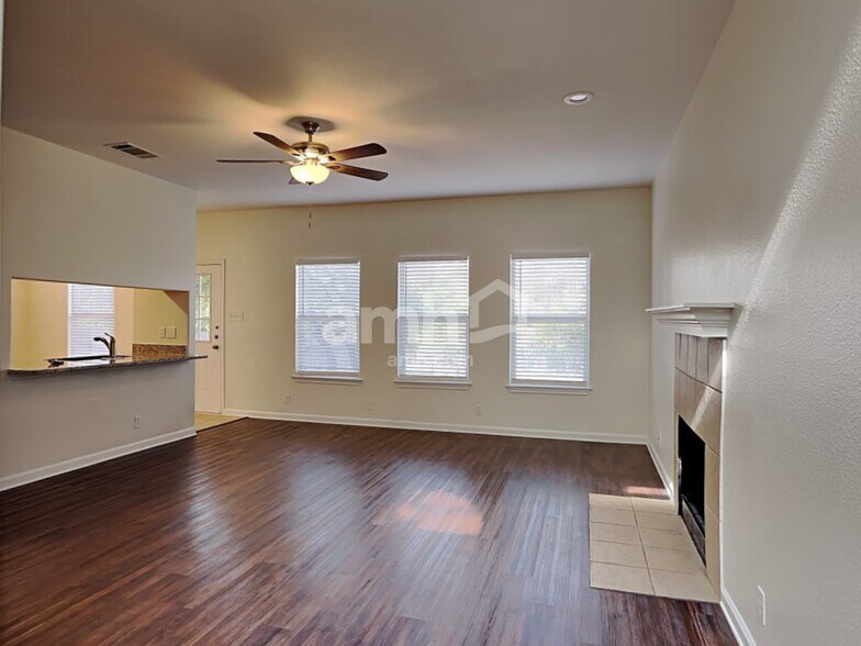 Building Photo - 22234 Goldcrest Run