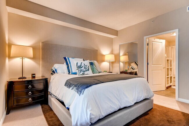 Building Photo - Gorgeous Condo Located on Cortez Hill in Downtown!