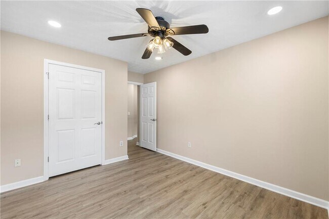Building Photo - 5705 Cannonero Dr