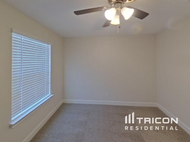 Building Photo - 1209 Bullock Dr