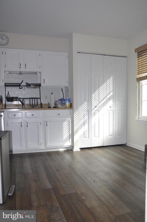 Building Photo - 6022 Basingstoke Ct