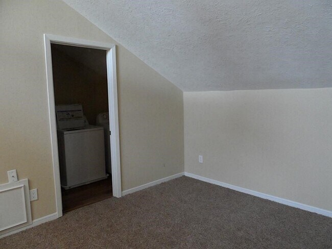 Building Photo - 12900 Walden Rd