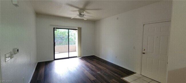 Building Photo - 8250 N Grand Canyon Dr