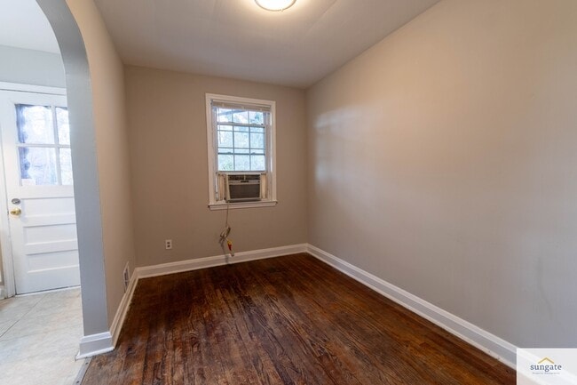 Building Photo - 5632 Pioneer Dr