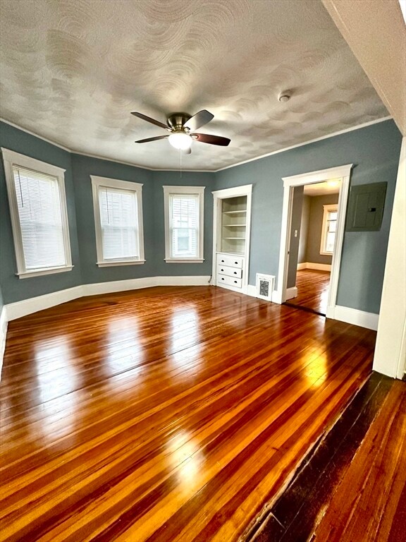 Building Photo - 20 Leslie St