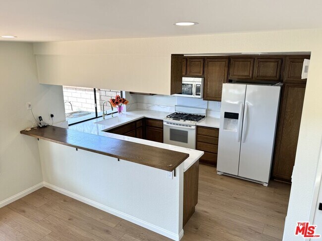 Building Photo - 7756 Sailboat Cir