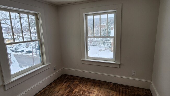 Building Photo - Four Bedroom Single Family Home in Bradford PA! Off Street Parking!