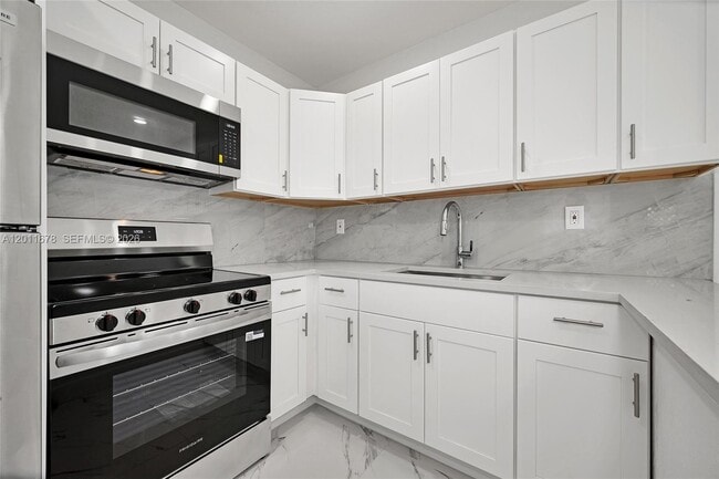 Building Photo - 8732 SW 145th St