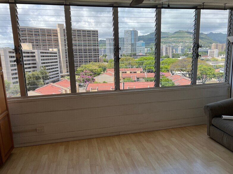 Studio View - 1650 Kanunu St