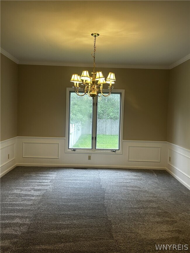Building Photo - 125 Hobnail Dr