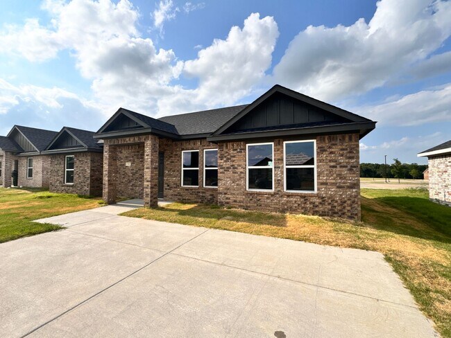 Building Photo - Brand-New 3 Bed, 2 Bath Home on Sweet Pea ...