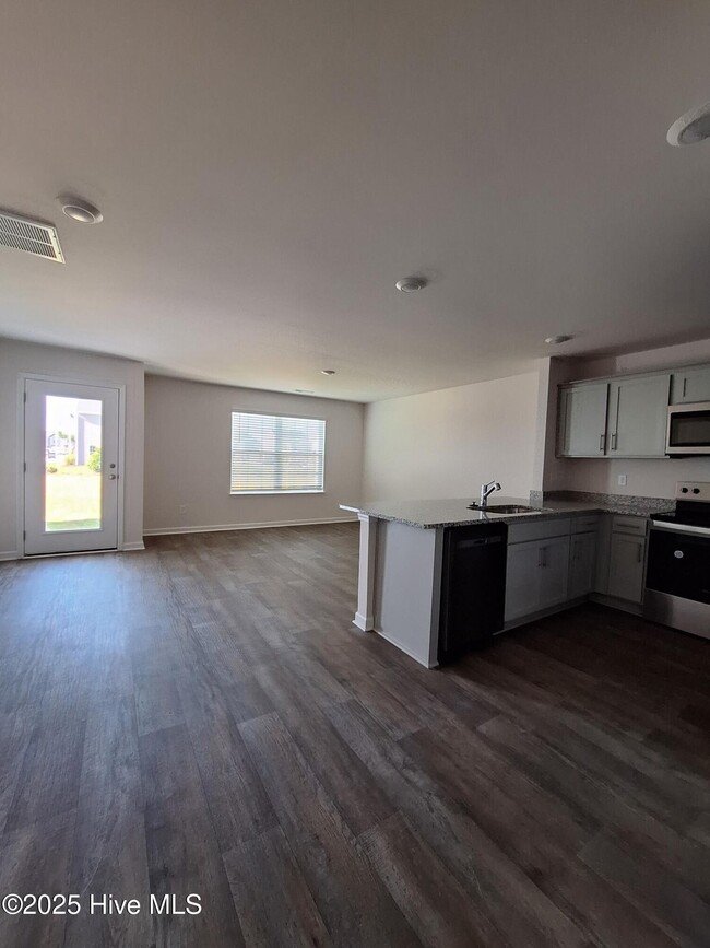 Building Photo - 3301 Tatlock Wy