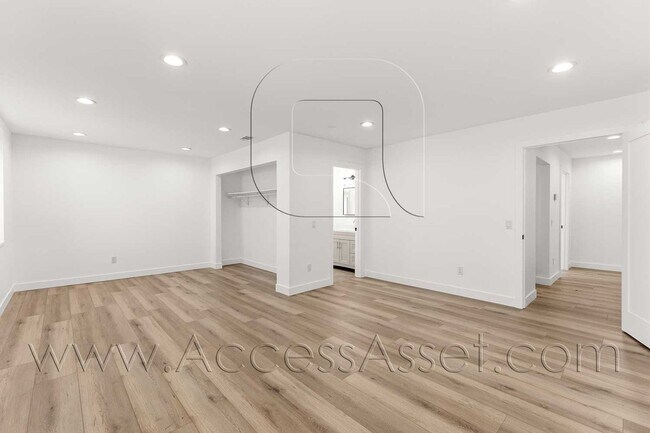 Building Photo - 10946 Thrush Dr