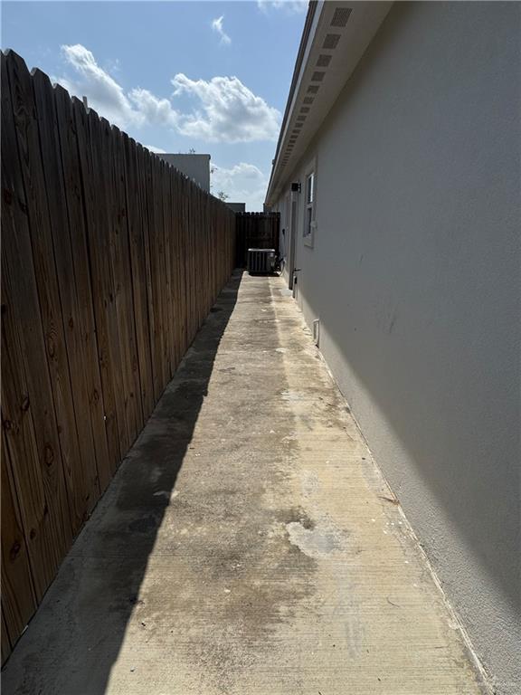 Building Photo - 1603 Angelina Dr