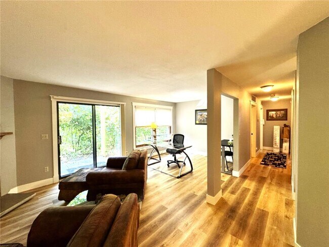 Building Photo - 15565 26th Ave N