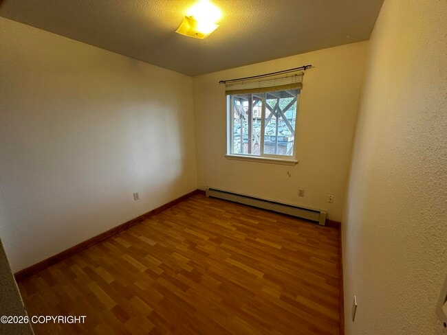 Building Photo - 3051 Crest Ave