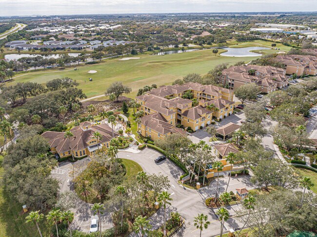 Building Photo - 5095 Fairways Cir