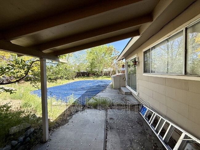 Building Photo - 790 Topaz Dr