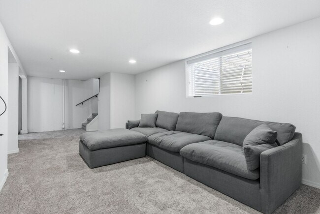 Building Photo - Modern & Cozy Spokane Retreat | Prime Location Near South Hill