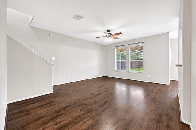 Building Photo - 26418 Richwood Oaks Dr