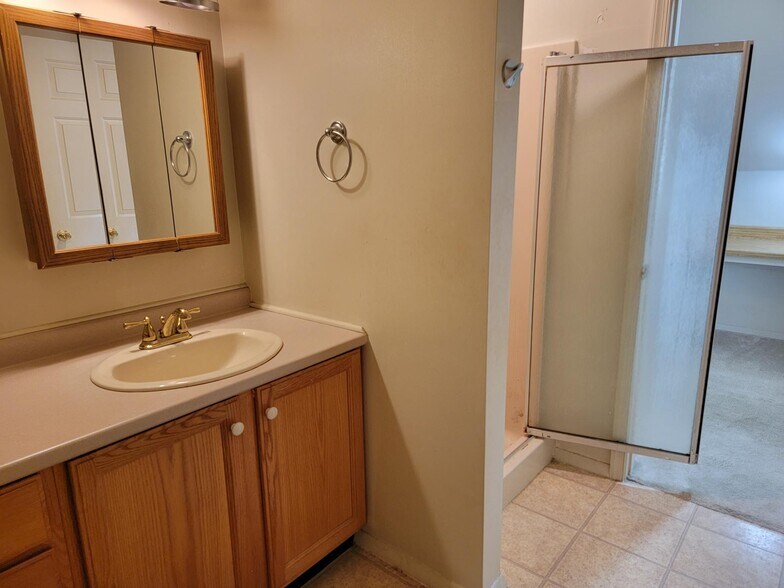 Building Photo - 1029 Quentin Rd