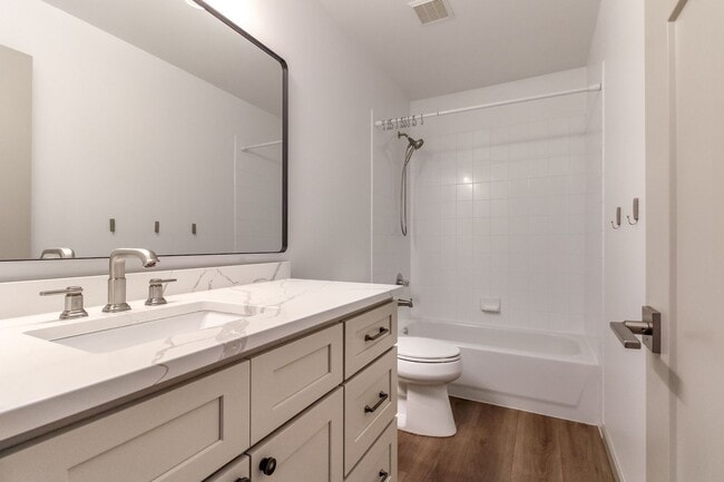 Building Photo - Beautiful upgraded 4 bedroom DuPont home with AC and sprinkler system