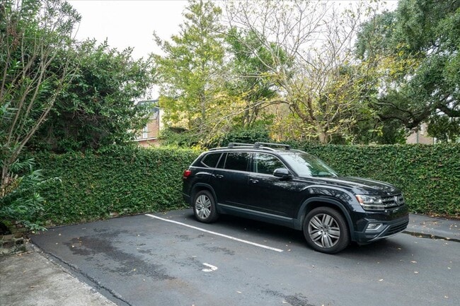 Building Photo - Downtown Cottage- Fully Furnished