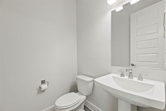 Building Photo - 1707 McCrae Hill Ct