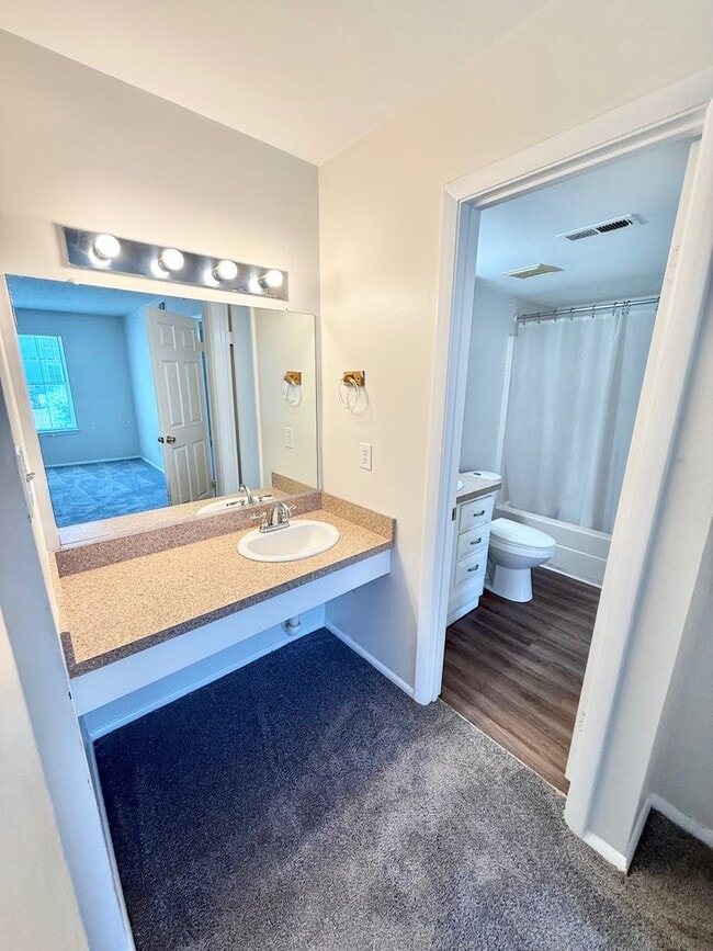 Building Photo - HURRY!!!***2 BED Condo/Downstairs unit/ W,S&T INCLUDED!!