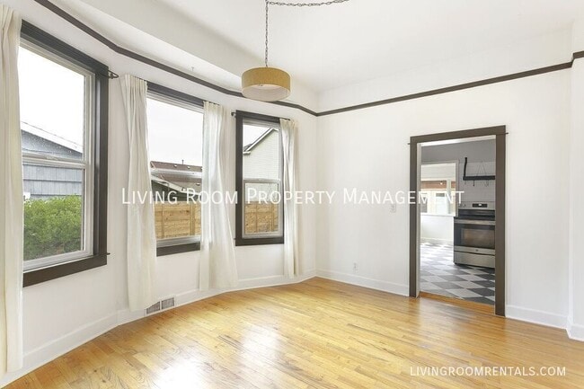 Building Photo - 8606 N Gloucester Ave