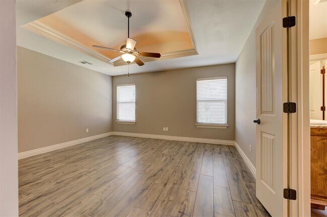 Building Photo - 2101 Kendal Ct