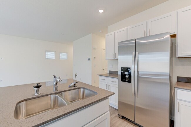 Building Photo - Newly Built 4 bedrooms in Cadence