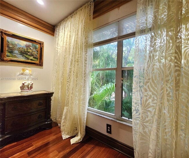 Building Photo - 21028 NE 34th Ct