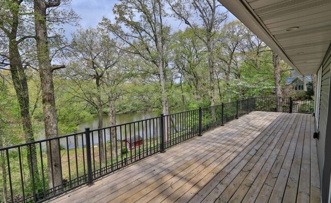 Building Photo - 1776 N Royal Oaks Dr