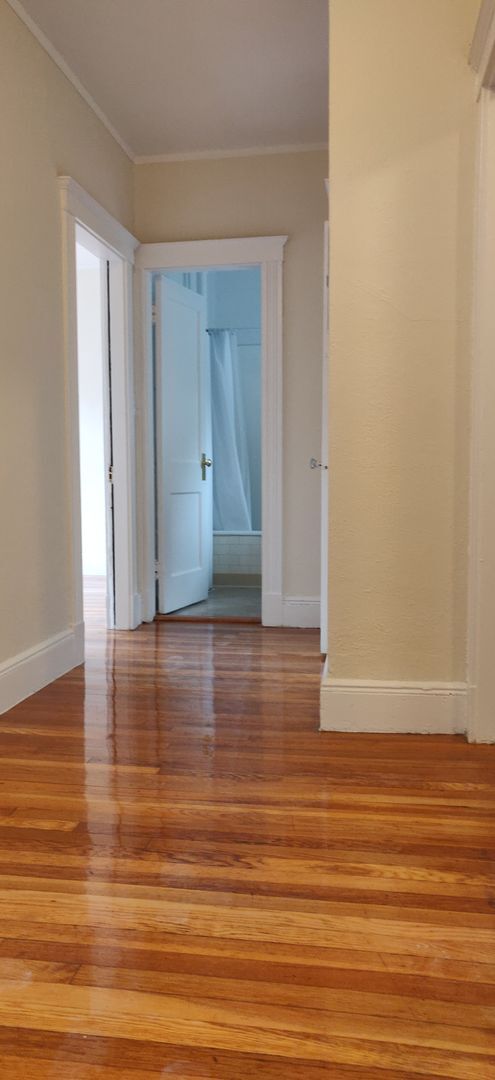 Building Photo - No Brokers Fee, No Security Deposit, Heat, Hot Water Included, Laundry on a Site